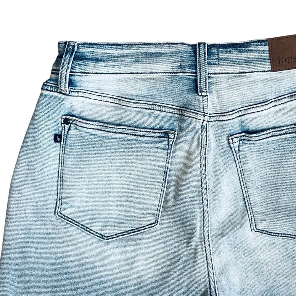 Judy Blue Women’s 1X High Rise Cutoff Denim Dad Shorts Jenny Stretch Light Wash - Picture 10 of 14